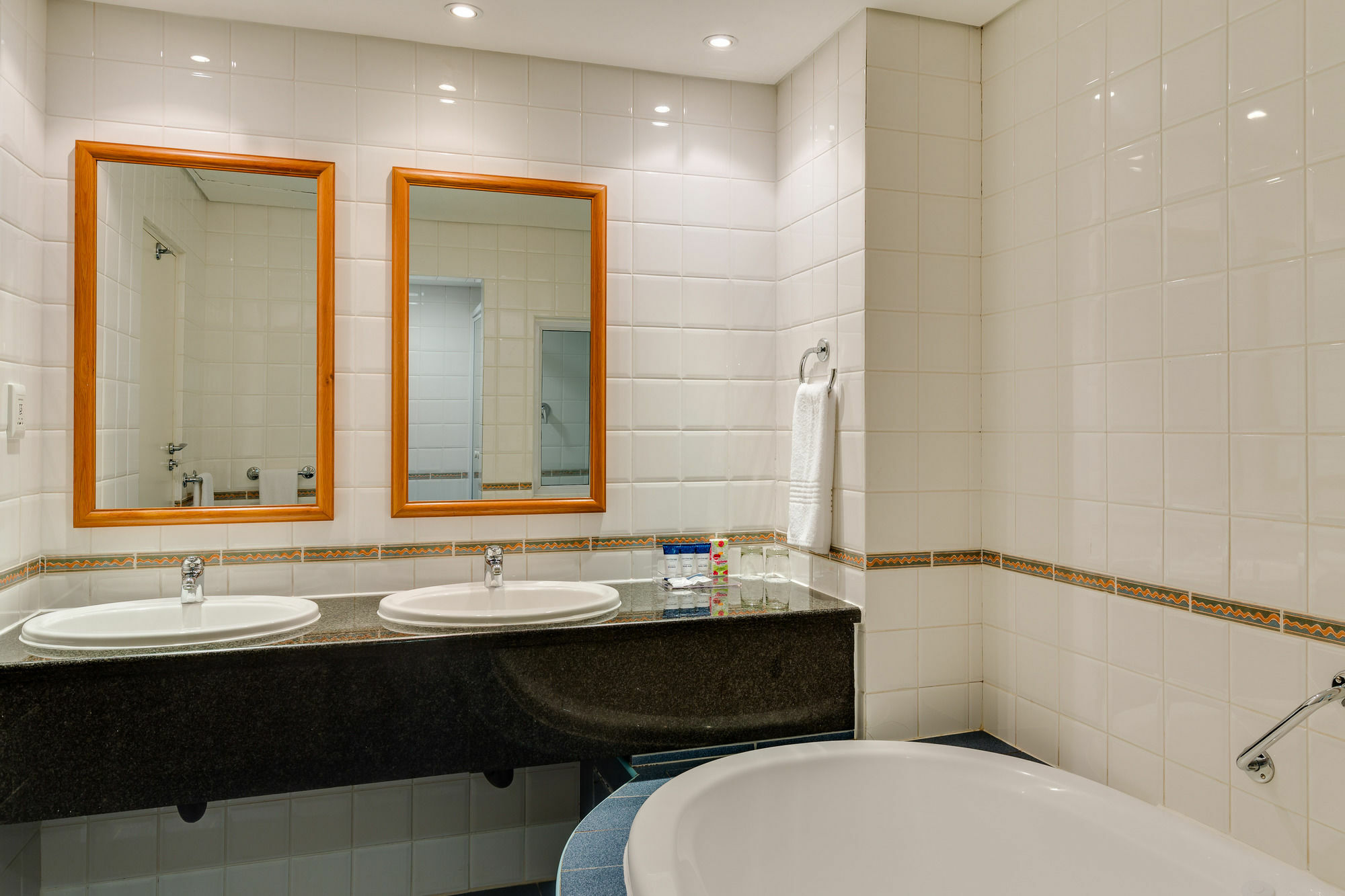 Protea Hotel By Marriott Karridene Beach Amanzimtoti Exterior photo